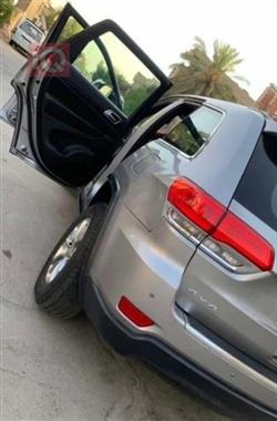 جیپ گراند شیرۆکی